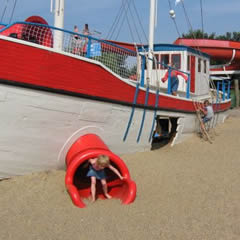 Speelboot op De Krim